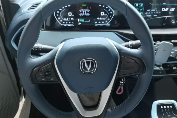 Used CHANGAN Benni E-Star 2022 Qingxin Edition Colorful Model Lithium-NMC Steering Wheel