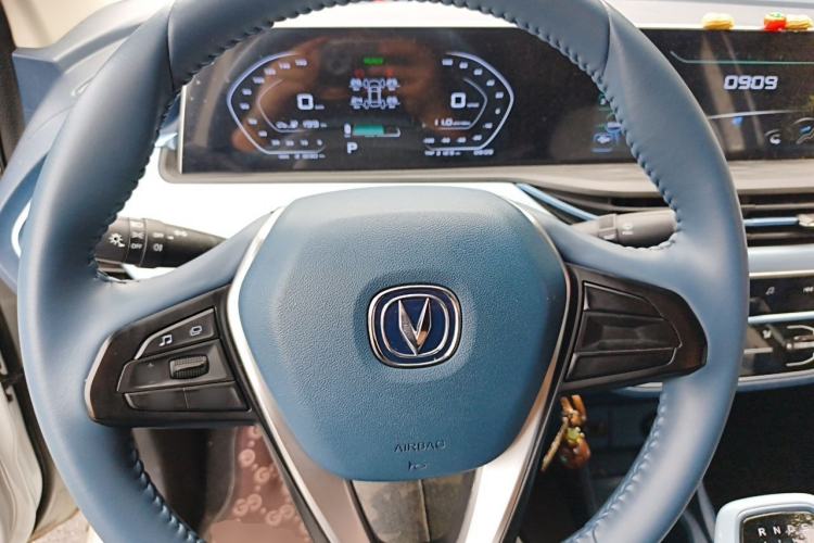 Used CHANGAN Benni E-Star 2022 Qingxin Edition Colorful Model Lithium-NMC Steering Wheel