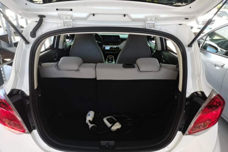 Used CHANGAN Benni E-Star 2022 Qingxin Edition Colorful Model Lithium Iron Phosphate Trunk