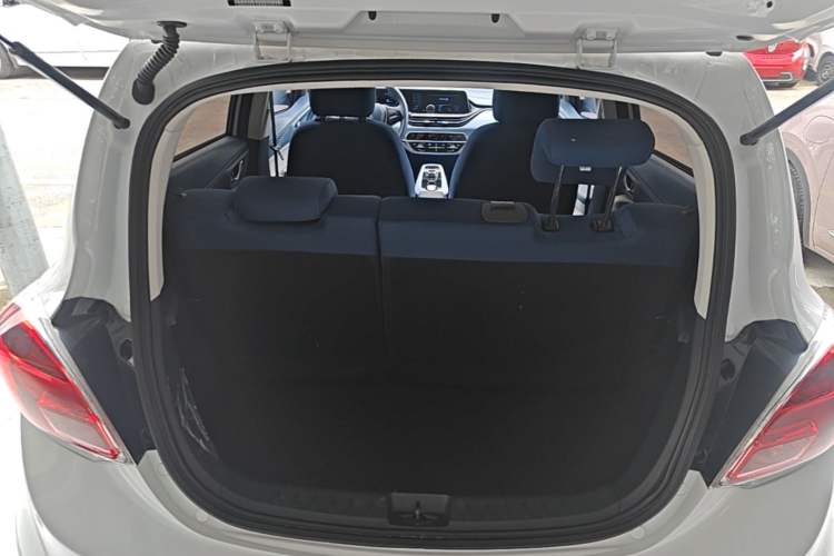 Used CHANGAN Benni E-Star 2022 Qingxin Edition Colorful Model Lithium-NMC Trunk