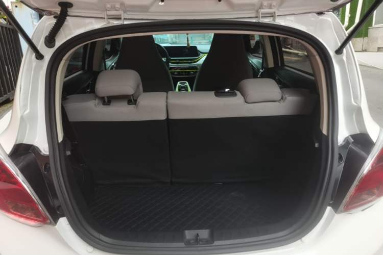 Used CHANGAN Benni E-Star 2022 Qingxin Edition Colorful Model Lithium Iron Phosphate Trunk