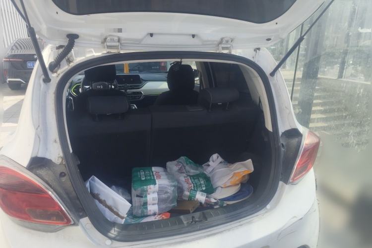 Used CHANGAN Benni E-Star 2022 Charming Edition Colorful Model Lithium-Ion Battery Trunk