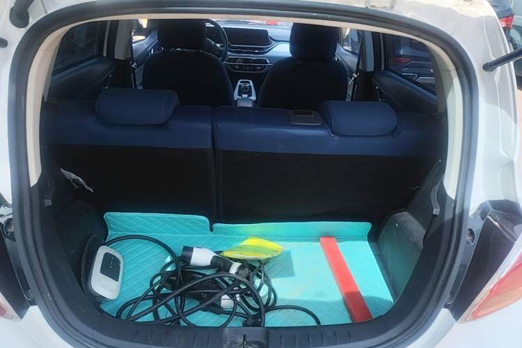 Used CHANGAN Benni E-Star 2022 Qingxin Edition Colorful Model Lithium Iron Phosphate Trunk