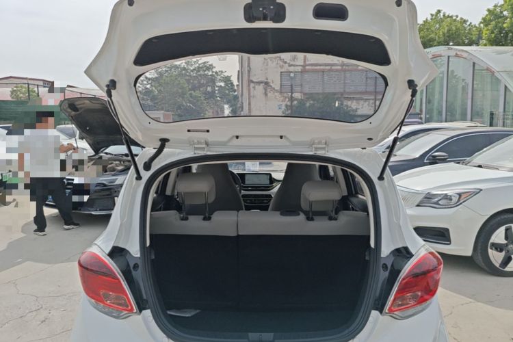 Used CHANGAN Benni E-Star 2022 Charming Edition Colorful Model Lithium-Ion Battery Trunk