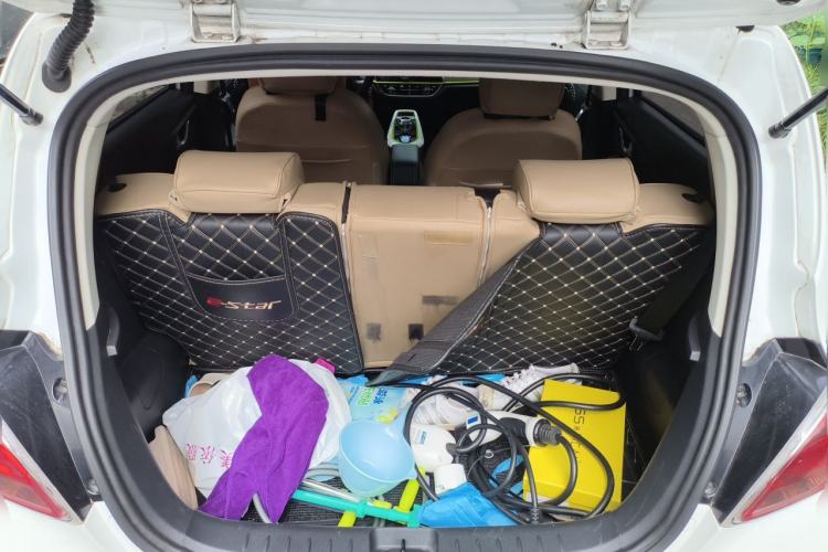 Used CHANGAN Benni E-Star 2022 Charming Edition Colorful Model Lithium Iron Phosphate Trunk