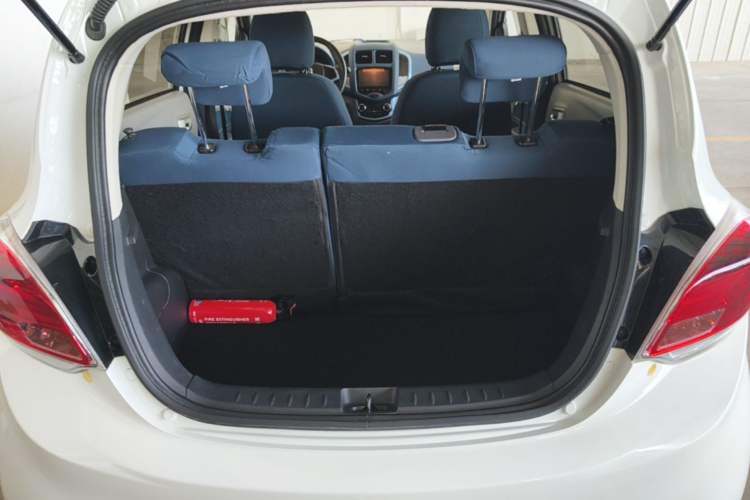 Used CHANGAN Benni E-Star 2022 Qingxin Edition Colorful Model Lithium-NMC Trunk