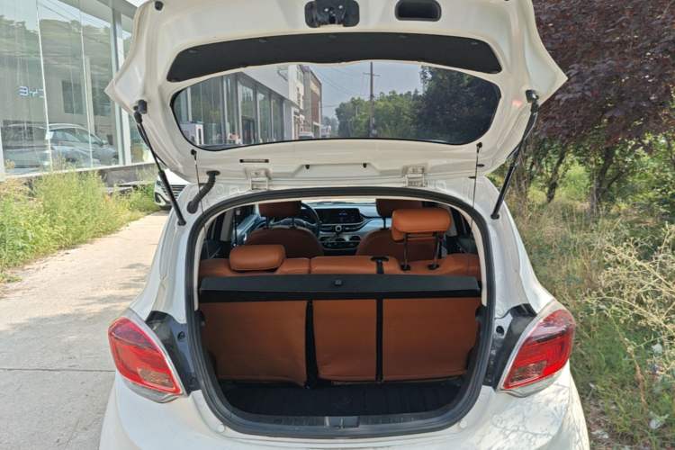 Used CHANGAN Benni E-Star 2022 Qingxin Edition Colorful Model Lithium Iron Phosphate Trunk