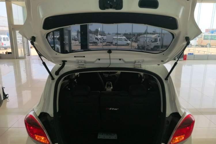 Used CHANGAN Benni E-Star 2022 Qingxin Edition Colorful Model Lithium Iron Phosphate Trunk