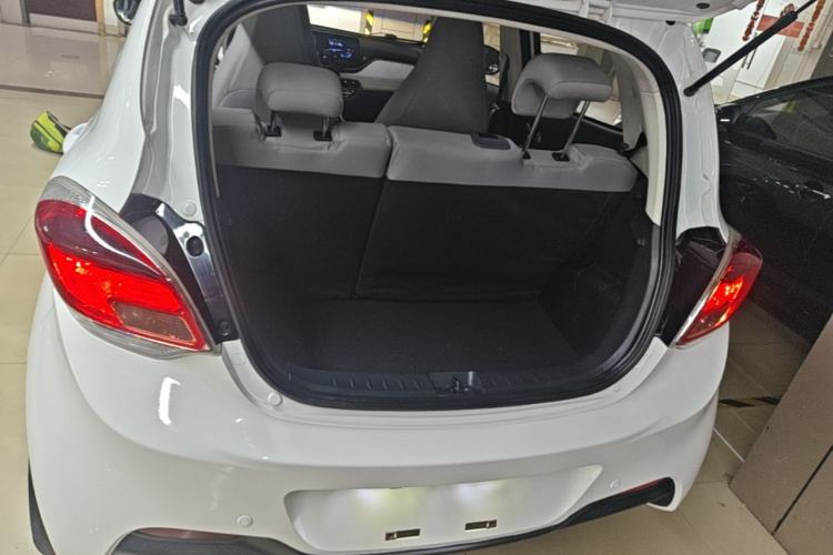 Used CHANGAN Benni E-Star 2022 Qingxin Edition Colorful Model Lithium-NMC Trunk
