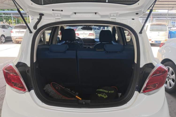 Used CHANGAN Benni E-Star 2022 Qingxin Edition Colorful Model Lithium-NMC Trunk