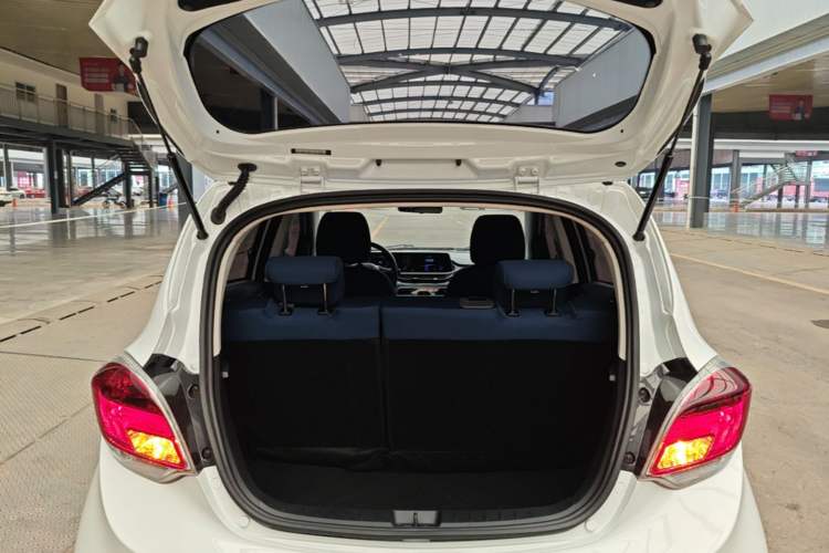 Used CHANGAN Benni E-Star 2022 Qingxin Edition Colorful Model Lithium Iron Phosphate Trunk