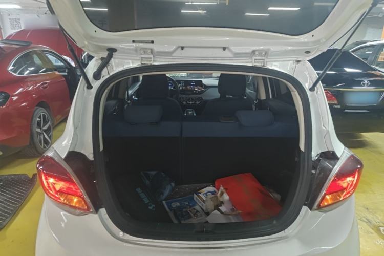Used CHANGAN Benni E-Star 2022 Charming Edition Colorful Model Lithium-Ion Battery Trunk