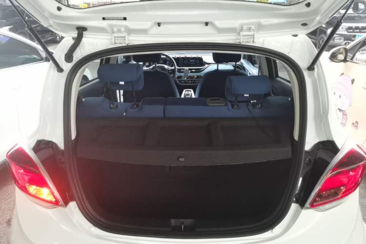 Used CHANGAN Benni E-Star 2022 Qingxin Edition Colorful Model Lithium-NMC Trunk