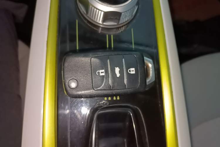 Used CHANGAN Benni E-Star 2022 Qingxin Edition Colorful Model Lithium-NMC Vehicle Key