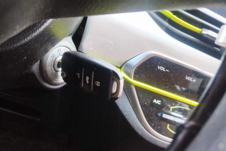 Used CHANGAN Benni E-Star 2022 Qingxin Edition Colorful Model Lithium Iron Phosphate Vehicle Key