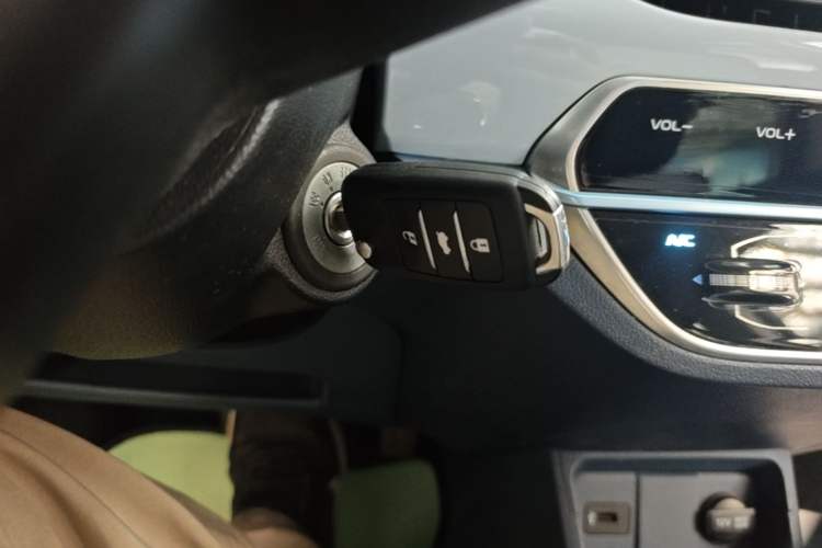 Used CHANGAN Benni E-Star 2022 Qingxin Edition Colorful Model Lithium Iron Phosphate Vehicle Key