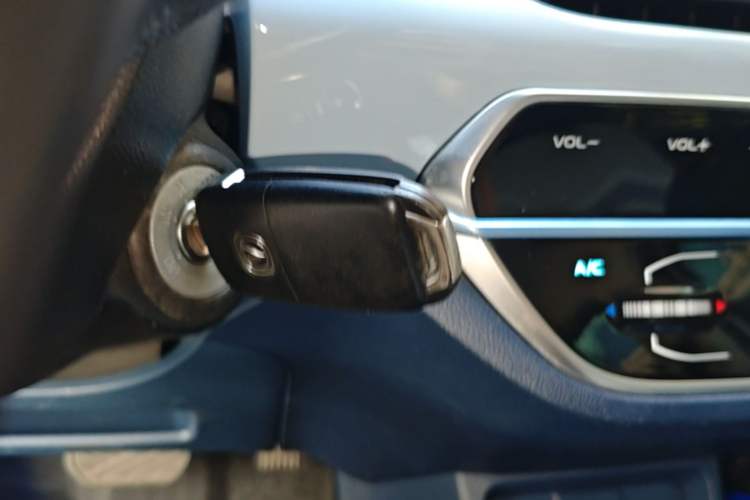 Used CHANGAN Benni E-Star 2022 Qingxin Edition Colorful Model Lithium Iron Phosphate Vehicle Key