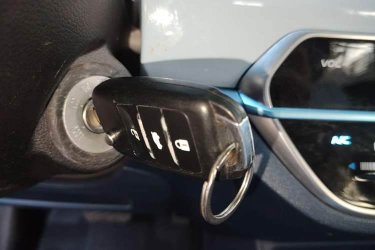 Used CHANGAN Benni E-Star 2022 Qingxin Edition Colorful Model Lithium Iron Phosphate Vehicle Key