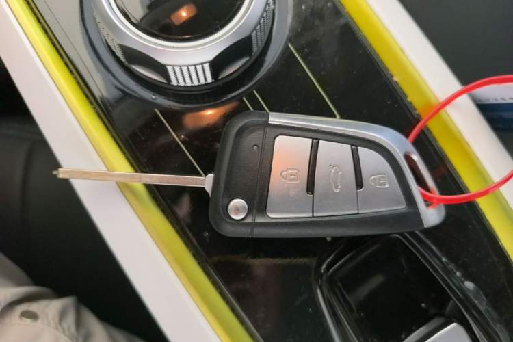 Used CHANGAN Benni E-Star 2022 Qingxin Edition Colorful Model Lithium Iron Phosphate Vehicle Key