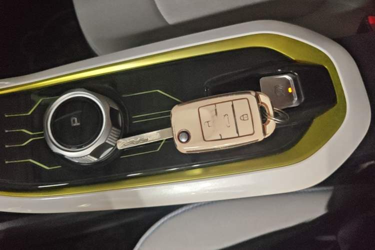 Used CHANGAN Benni E-Star 2022 Qingxin Edition Colorful Model Lithium-NMC Vehicle Key