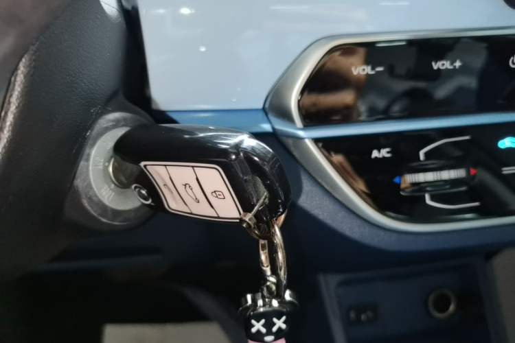 Used CHANGAN Benni E-Star 2022 Qingxin Edition Colorful Model Lithium-NMC Vehicle Key