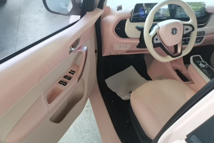 Used CHANGAN Benni E-Star 2023 Charming Edition Colorful Model Lithium-Ion Battery Driver Seat