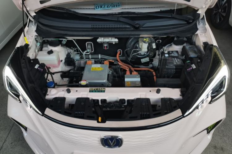 Used CHANGAN Benni E-Star 2023 Charming Edition Colorful Model Lithium-Ion Battery Engine Bay