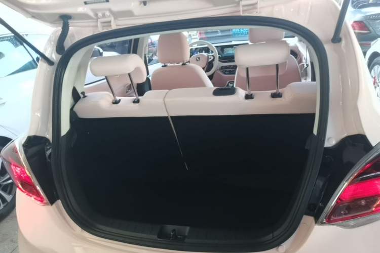 Used CHANGAN Benni E-Star 2023 Charming Edition Colorful Model Lithium-Ion Battery Trunk