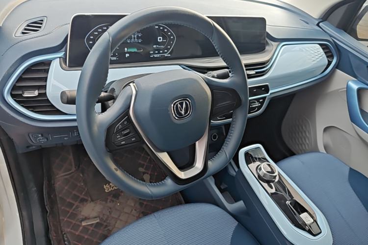 Used CHANGAN Benni E-Star 2023 Qingxin Edition Colorful Model Lithium-NMC Center Console