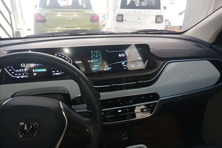 Used CHANGAN Benni E-Star 2023 Qingxin Edition Colorful Model Lithium-NMC Center Console