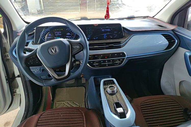 Used CHANGAN Benni E-Star 2023 Dynamic Edition Colorful Model Center Console