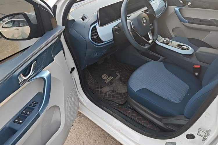 Used CHANGAN Benni E-Star 2023 Qingxin Edition Colorful Model Lithium-NMC Driver Seat