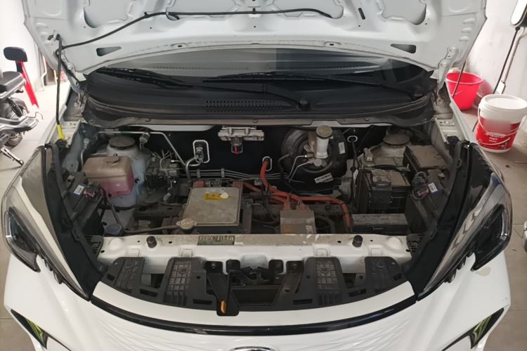 Used CHANGAN Benni E-Star 2023 Qingxin Edition Colorful Model Lithium-NMC Engine Bay
