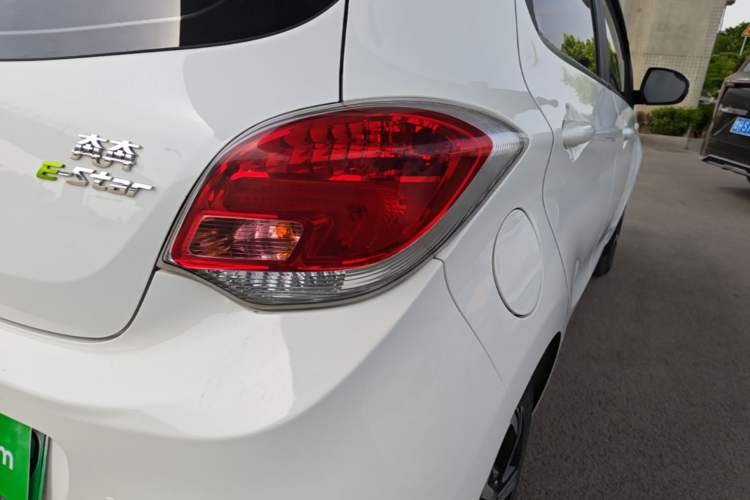 Used CHANGAN Benni E-Star 2023 Colorful Version Lithium Iron Phosphate Exterior 3