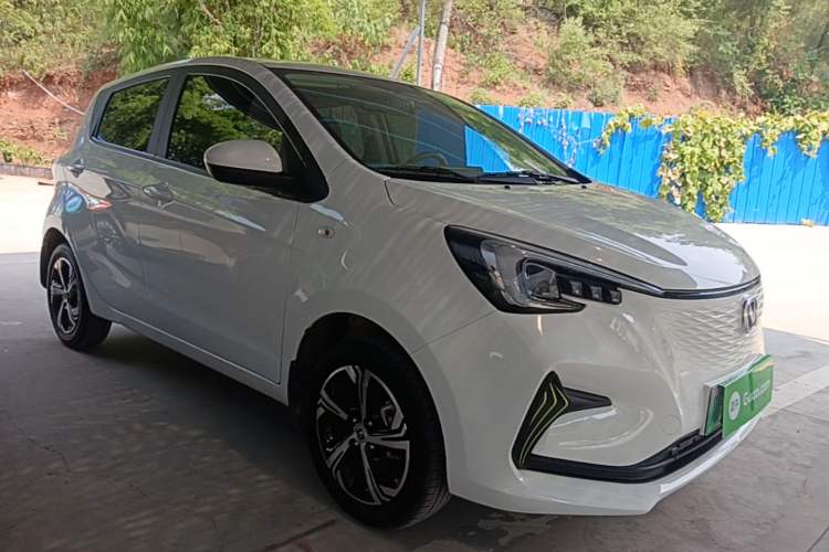 Used CHANGAN Benni E-Star 2023 Qingxin Edition Colorful Model Lithium Iron Phosphate Front Right 45 Deg