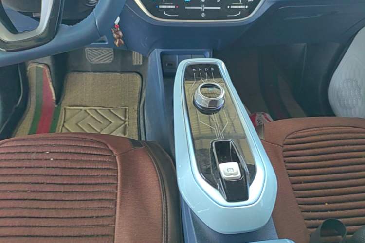 Used CHANGAN Benni E-Star 2023 Dynamic Edition Colorful Model Gear Lever