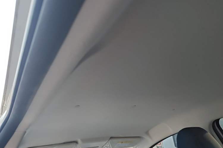 Used CHANGAN Benni E-Star 2023 Qingxin Edition Colorful Model Lithium-NMC Headliner