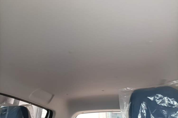 Used CHANGAN Benni E-Star 2023 Charming Edition Colorful Model Lithium-Ion Battery Headliner
