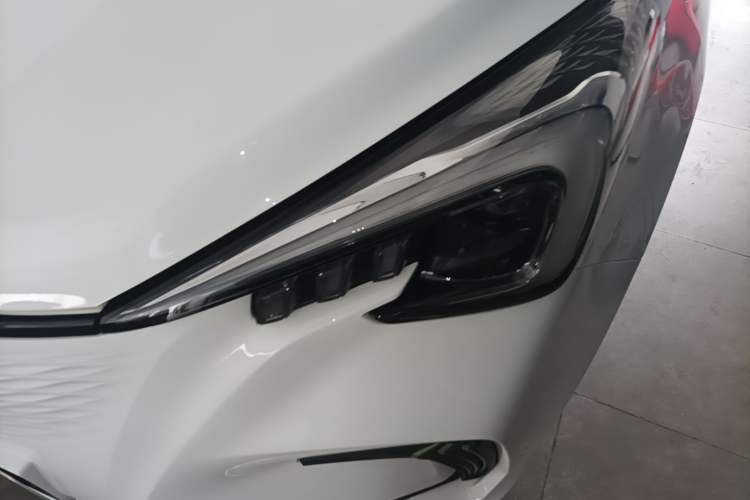 Used CHANGAN Benni E-Star 2023 Qingxin Edition Colorful Model Lithium-NMC Left Front Headlight