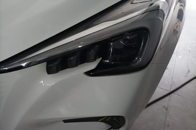 Used CHANGAN Benni E-Star 2023 Charming Edition Colorful Model Lithium-Ion Battery Left Front Headlight