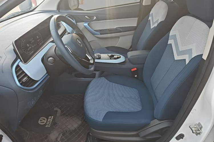 Used CHANGAN Benni E-Star 2023 Qingxin Edition Colorful Model Lithium-NMC Left Front Seat