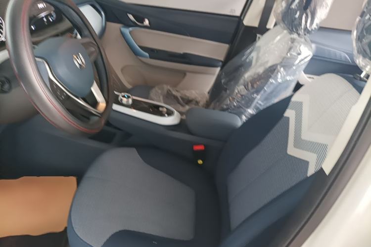 Used CHANGAN Benni E-Star 2023 Charming Edition Colorful Model Lithium-Ion Battery Left Front Seat
