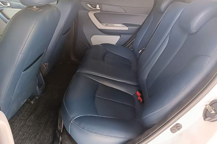 Used CHANGAN Benni E-Star 2023 Qingxin Edition Colorful Model Lithium Iron Phosphate Left Rear Seat