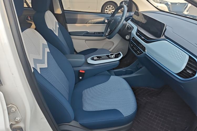 Used CHANGAN Benni E-Star 2023 Qingxin Edition Colorful Model Lithium-NMC Right Front Seat