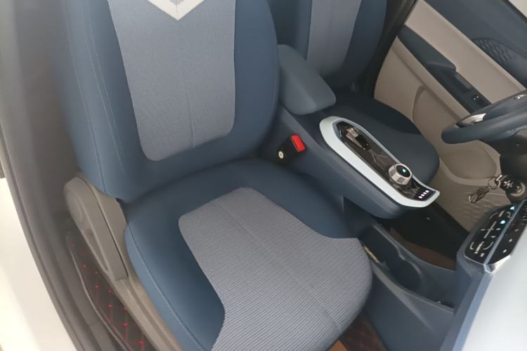 Used CHANGAN Benni E-Star 2023 Qingxin Edition Colorful Model Lithium-NMC Right Front Seat