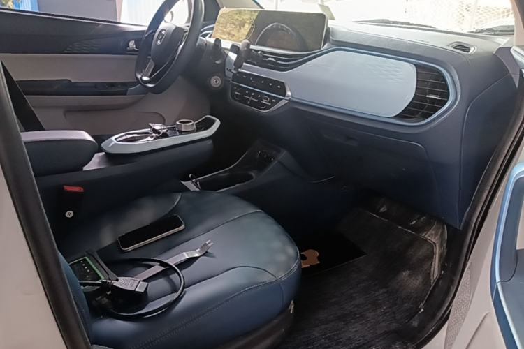 Used CHANGAN Benni E-Star 2023 Qingxin Edition Colorful Model Lithium Iron Phosphate Right Front Seat