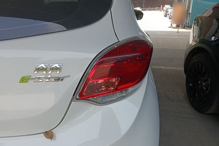 Used CHANGAN Benni E-Star 2023 Qingxin Edition Colorful Model Lithium Iron Phosphate Right Rear Taillight