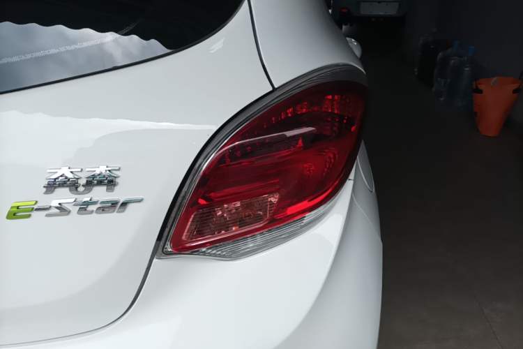 Used CHANGAN Benni E-Star 2023 Charming Edition Colorful Model Lithium-Ion Battery Right Rear Taillight