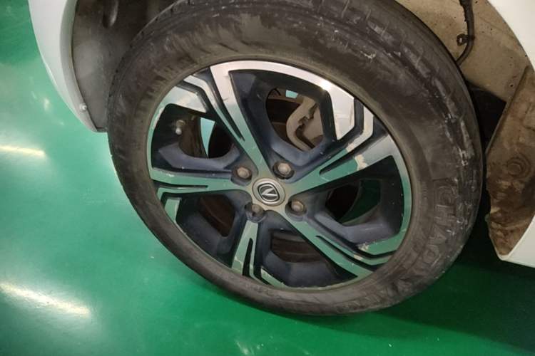 Used CHANGAN Benni E-Star 2023 Charming Edition Colorful Model Lithium-Ion Battery Right Rear Wheel Hub