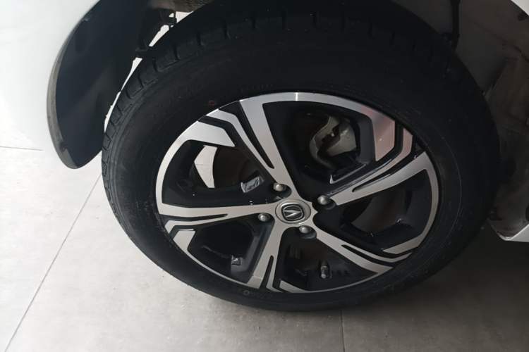 Used CHANGAN Benni E-Star 2023 Qingxin Edition Colorful Model Lithium-NMC Right Rear Wheel Hub